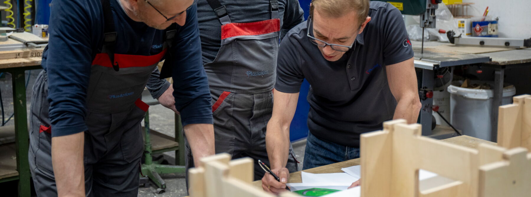 Continuous quality monitoring during mould making